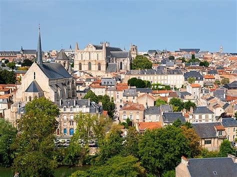 poitiers porto|339€ Vols pas chers de Poitiers pour Porto (PIS